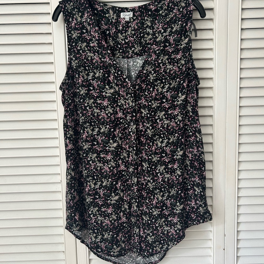 Kismet Black and White Sleeveless Blouse